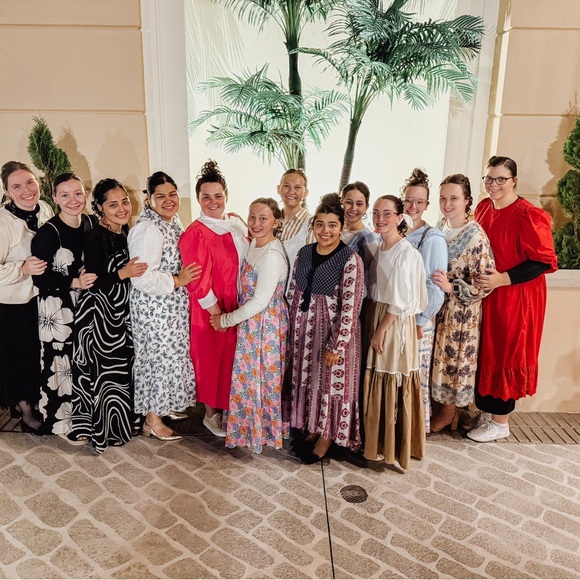 Meet your posher!☺️ - Picture 16 of 16